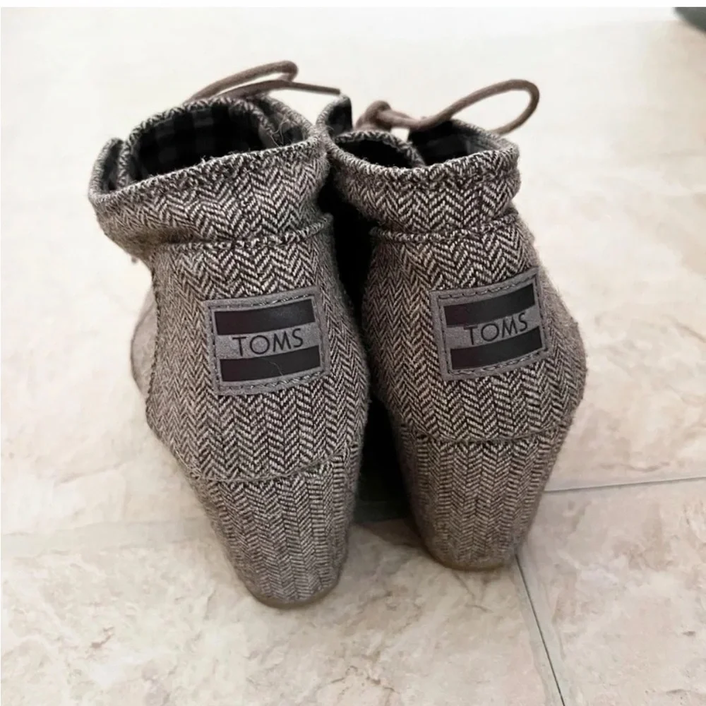 TOMS Herringbone Wedge Booties Brown Gray Lace Up Desert Ankle Shoes Womens 6